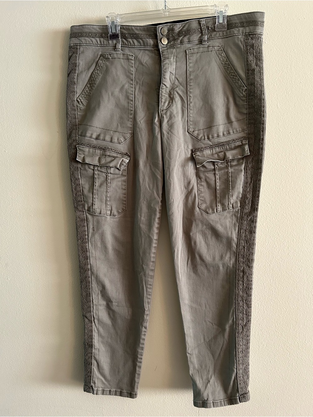 Democracy Cargo Pants Slim fit with trim. Size 16 “Ab”solution